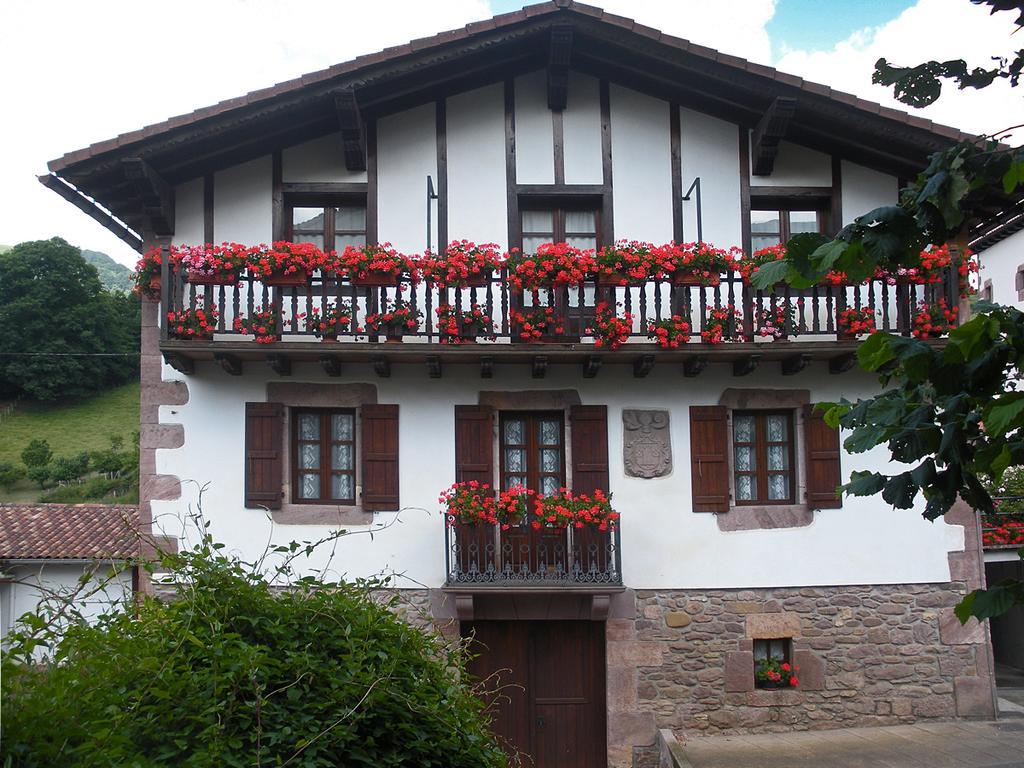 Casa Rural Bordaberea Maya del Baztán Exteriör bild