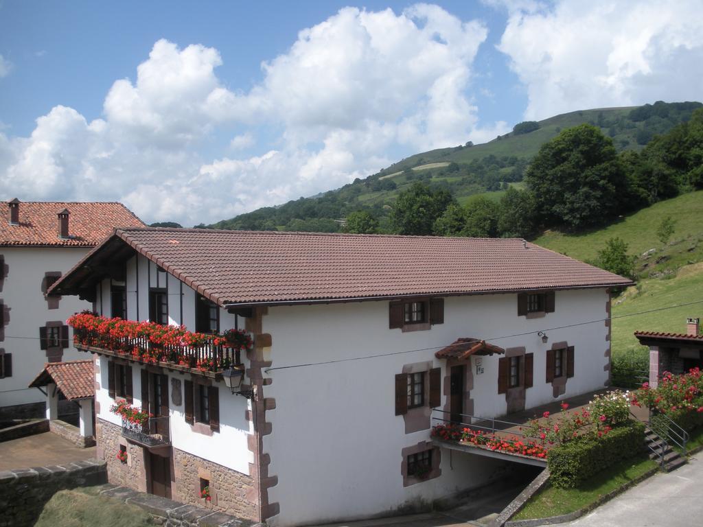 Casa Rural Bordaberea Maya del Baztán Exteriör bild