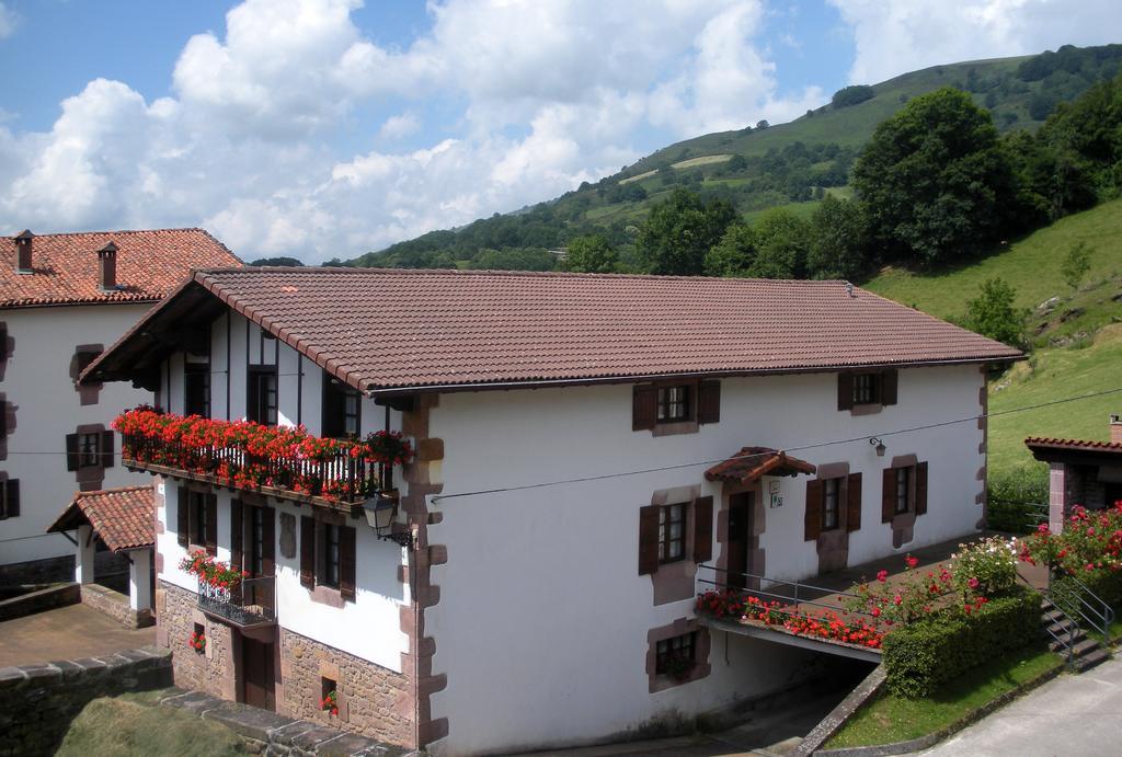 Casa Rural Bordaberea Maya del Baztán Exteriör bild